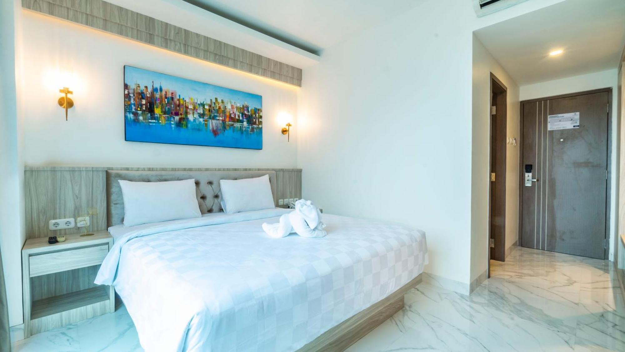 City Of Aventus Hotel - Denpasar Oda fotoğraf