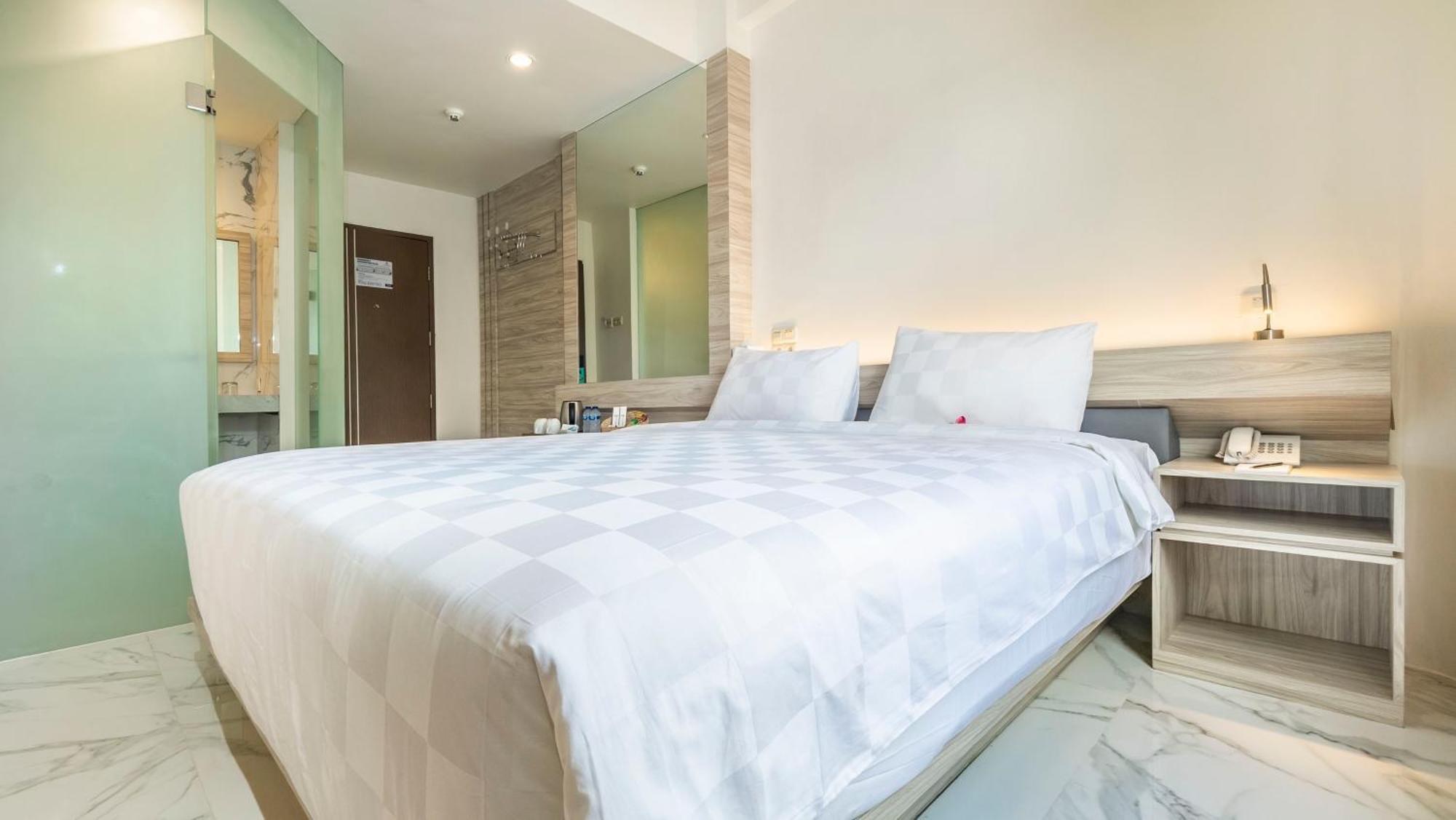 City Of Aventus Hotel - Denpasar Oda fotoğraf